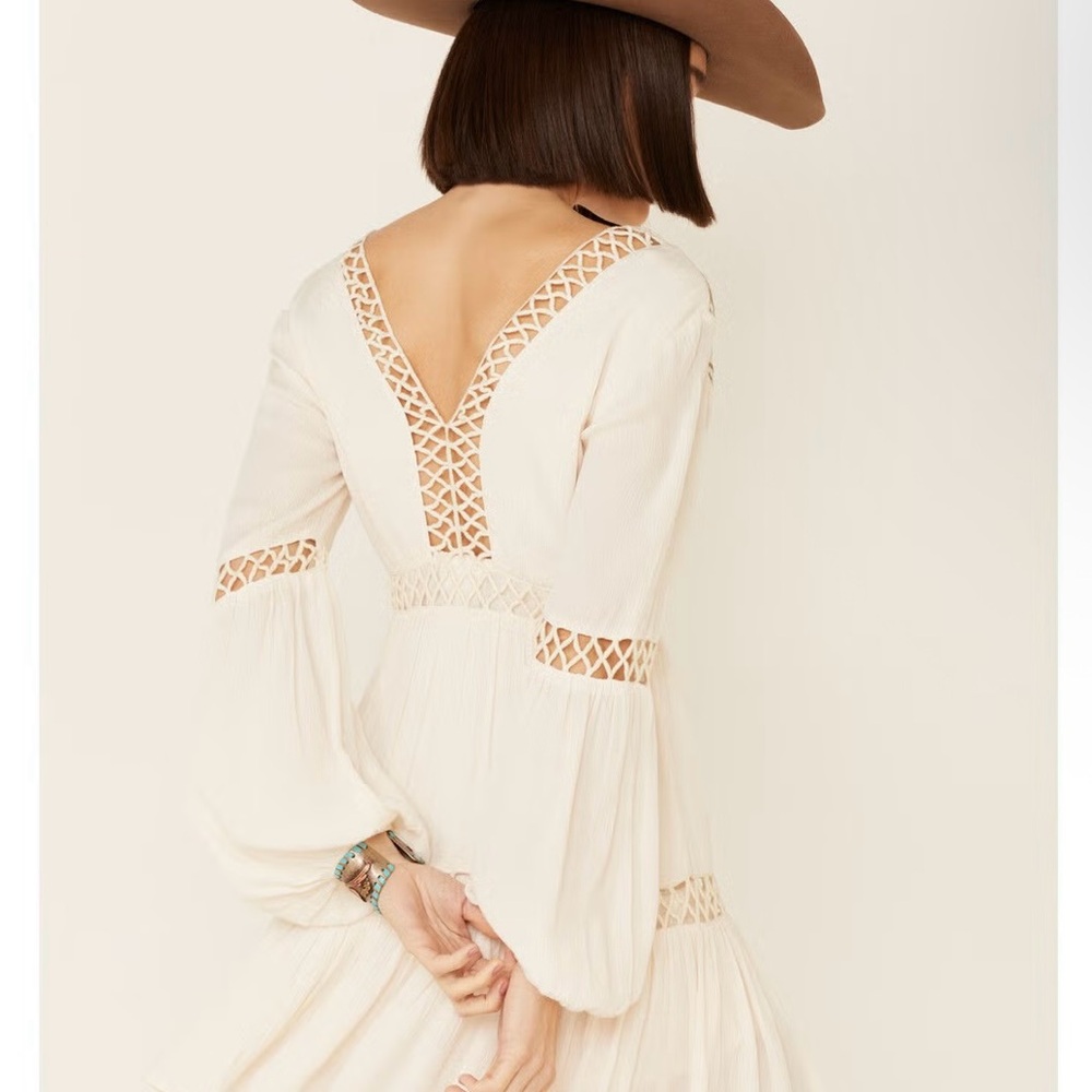 SHYANNE WOMEN'S OFF WHITE EMBROIDERED LACE PEASANT DRESS - Picture 2 of 15